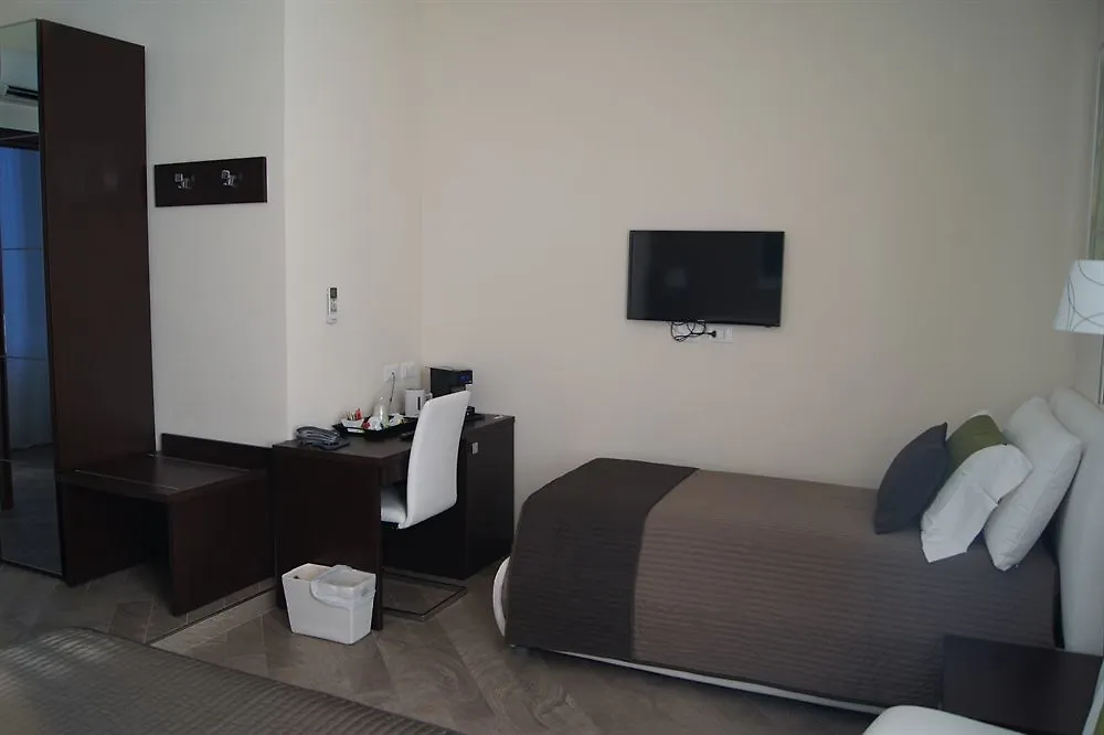 Mia Suites Rome 3*,